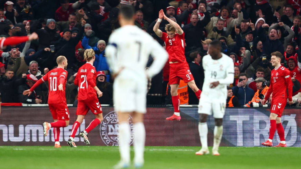 C罗40岁首战低迷 葡萄牙惨遭丹麦压制